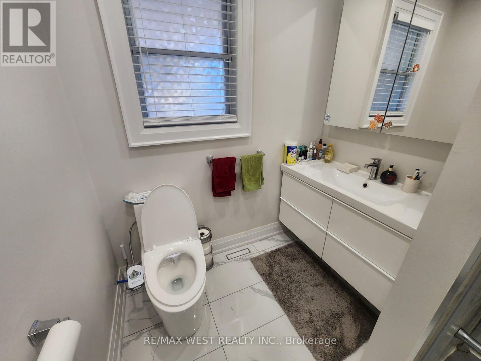 Main Floor - 44 Landron Crescent, Toronto, Ontario  M9P 1K7 - Photo 34 - W12492646