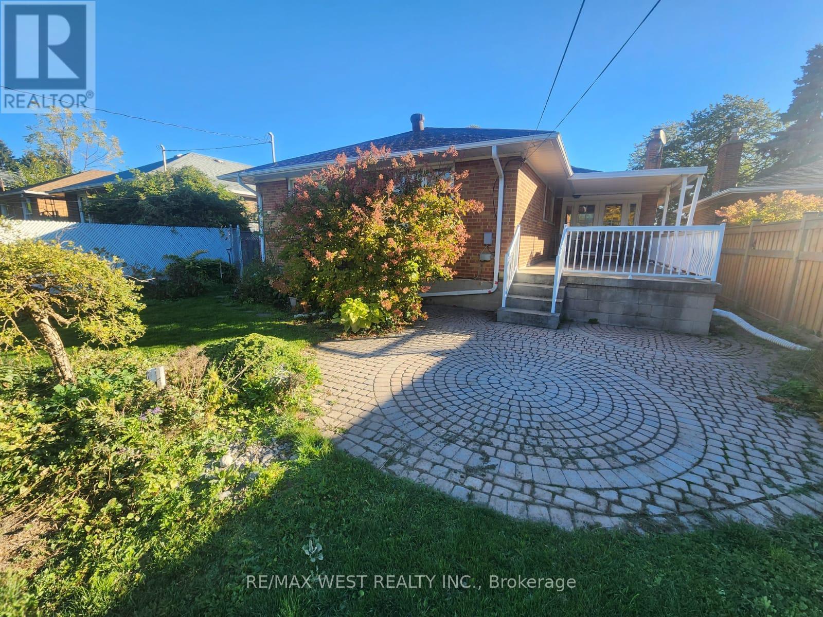 Main Floor - 44 Landron Crescent, Toronto, Ontario  M9P 1K7 - Photo 36 - W12492646