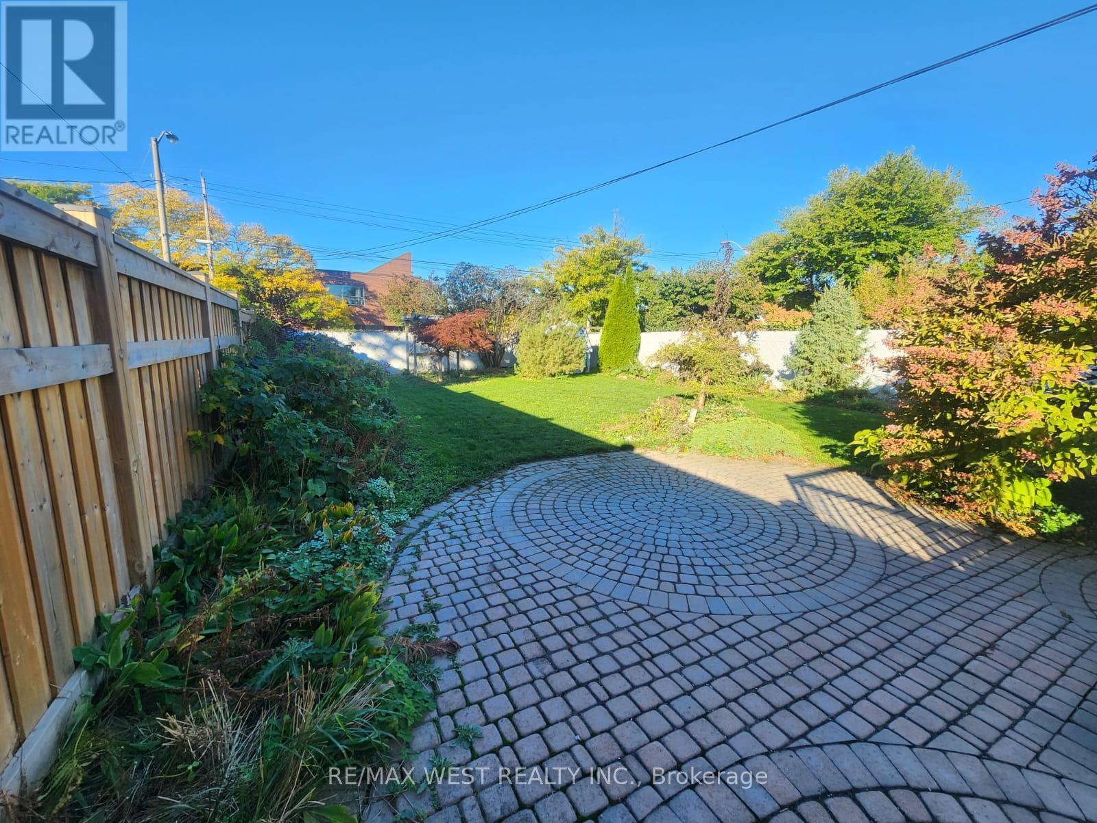 Main Floor - 44 Landron Crescent, Toronto, Ontario  M9P 1K7 - Photo 37 - W12492646