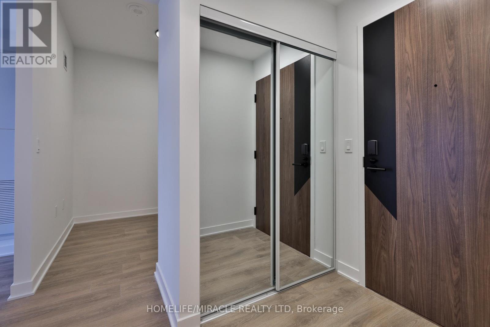 317 - 1007 The Queensway, Toronto, Ontario  M8Z 0C6 - Photo 5 - W12492698