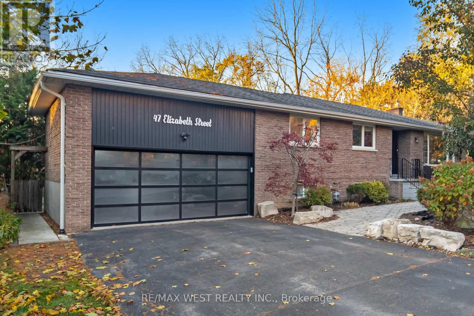 47 ELIZABETH STREET, Caledon, Ontario