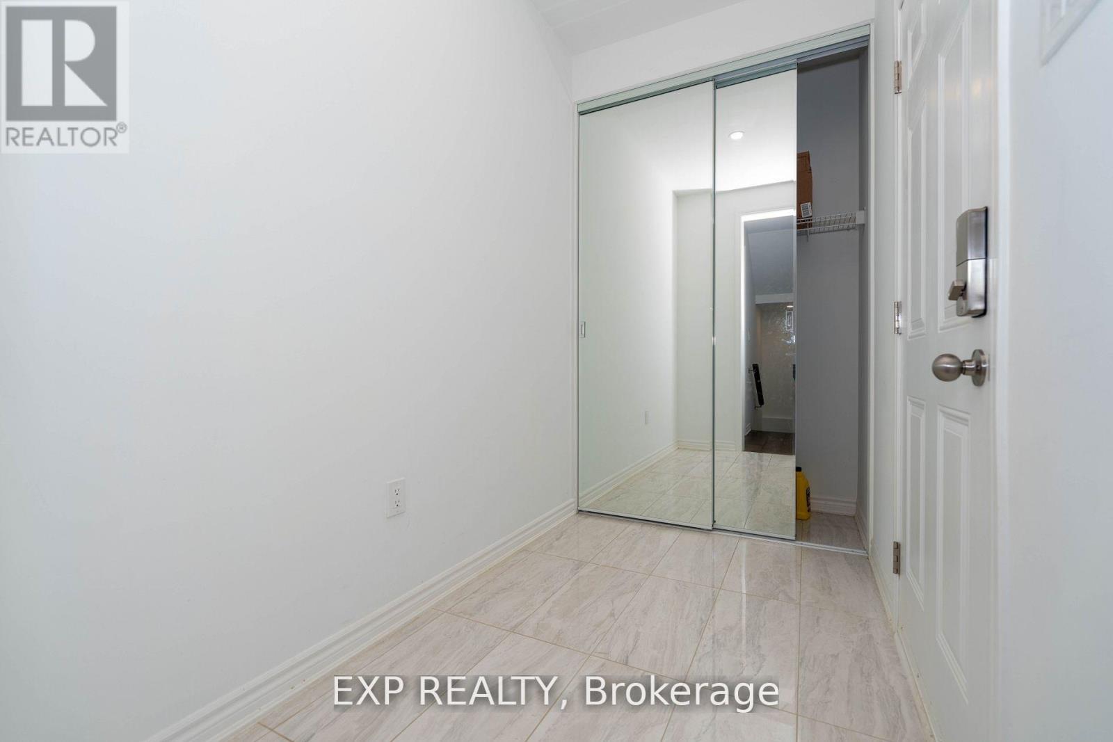 558 Kennedy Circle W, Milton, Ontario  L9E 1P9 - Photo 6 - W12492744