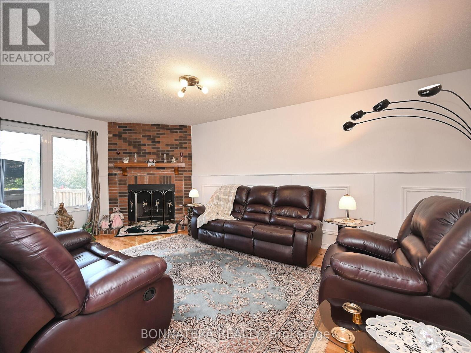 4445 Guildwood Way, Mississauga, Ontario  L5R 2B4 - Photo 17 - W12492766