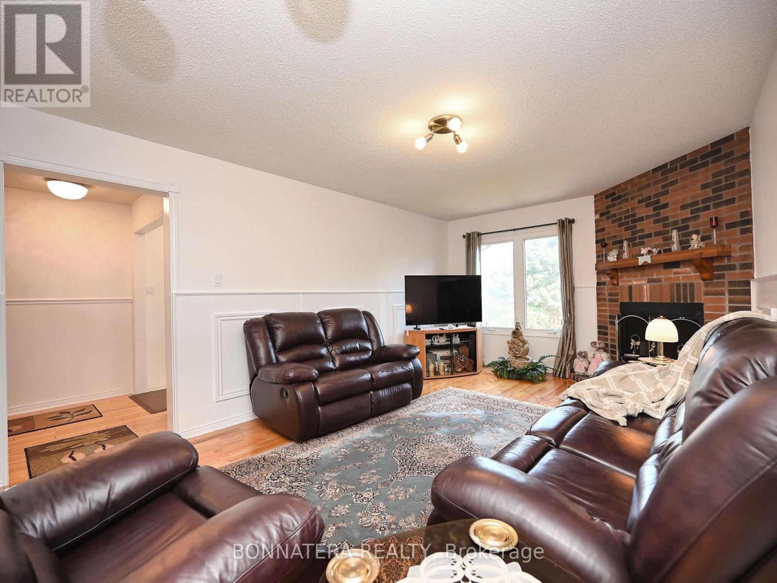 4445 Guildwood Way, Mississauga, Ontario  L5R 2B4 - Photo 18 - W12492766