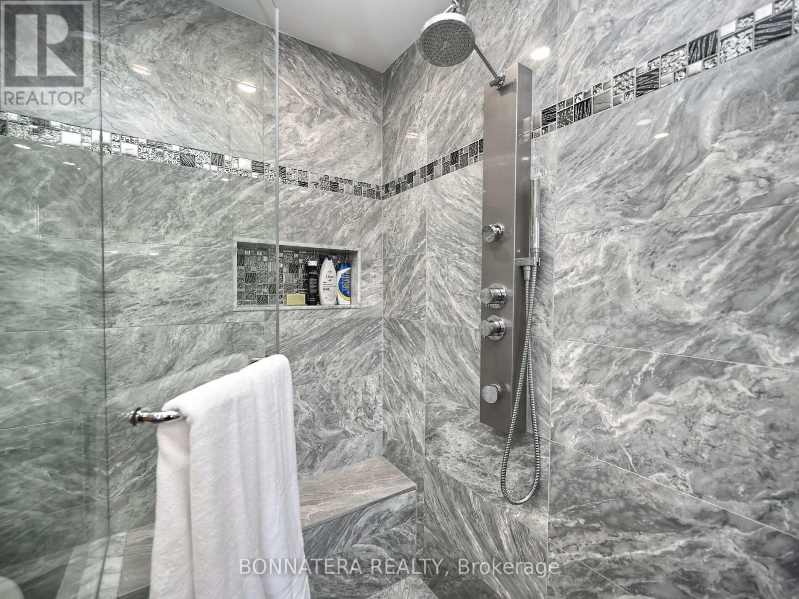 4445 Guildwood Way, Mississauga, Ontario  L5R 2B4 - Photo 29 - W12492766