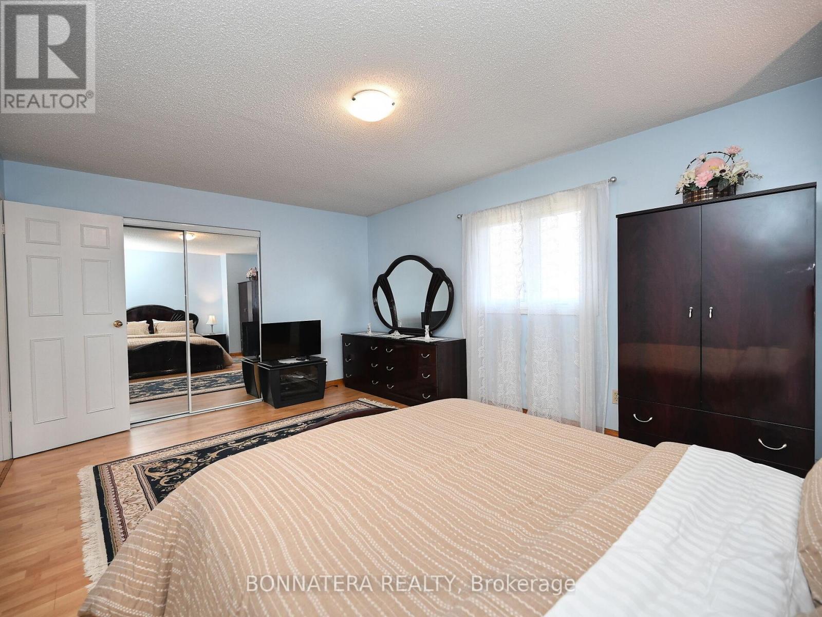 4445 Guildwood Way, Mississauga, Ontario  L5R 2B4 - Photo 32 - W12492766