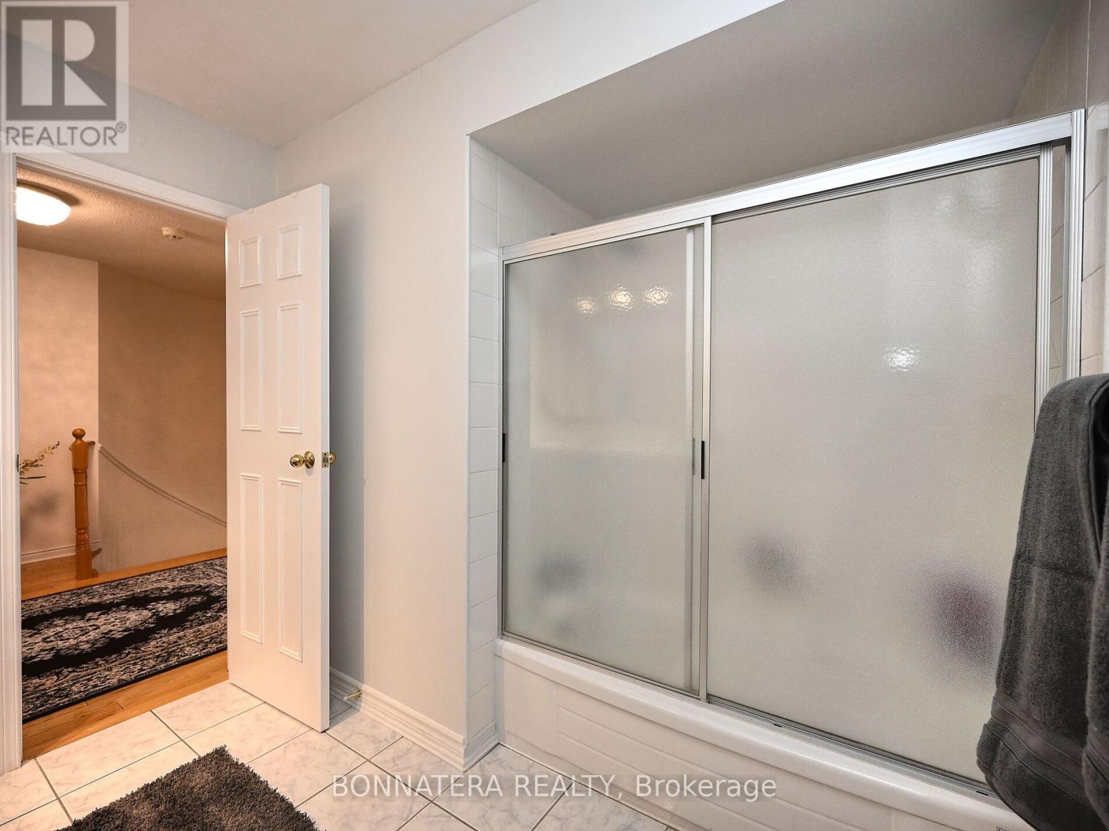 4445 Guildwood Way, Mississauga, Ontario  L5R 2B4 - Photo 36 - W12492766