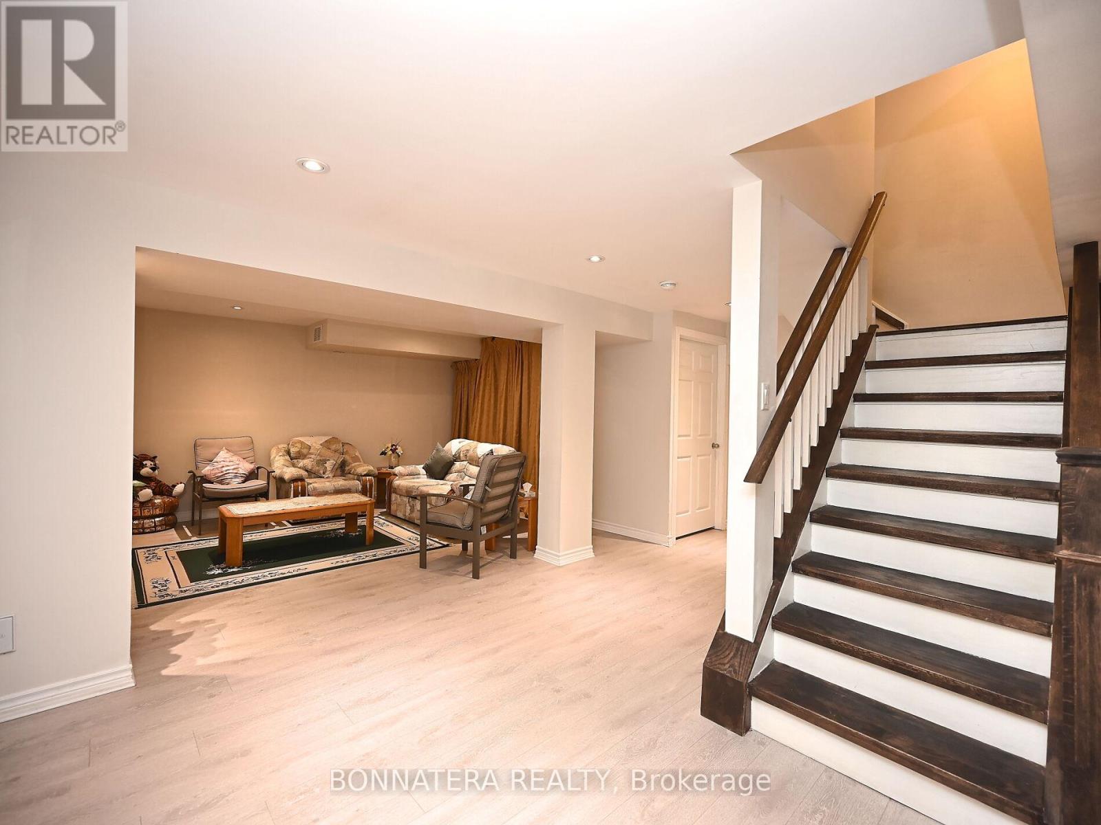 4445 Guildwood Way, Mississauga, Ontario  L5R 2B4 - Photo 39 - W12492766