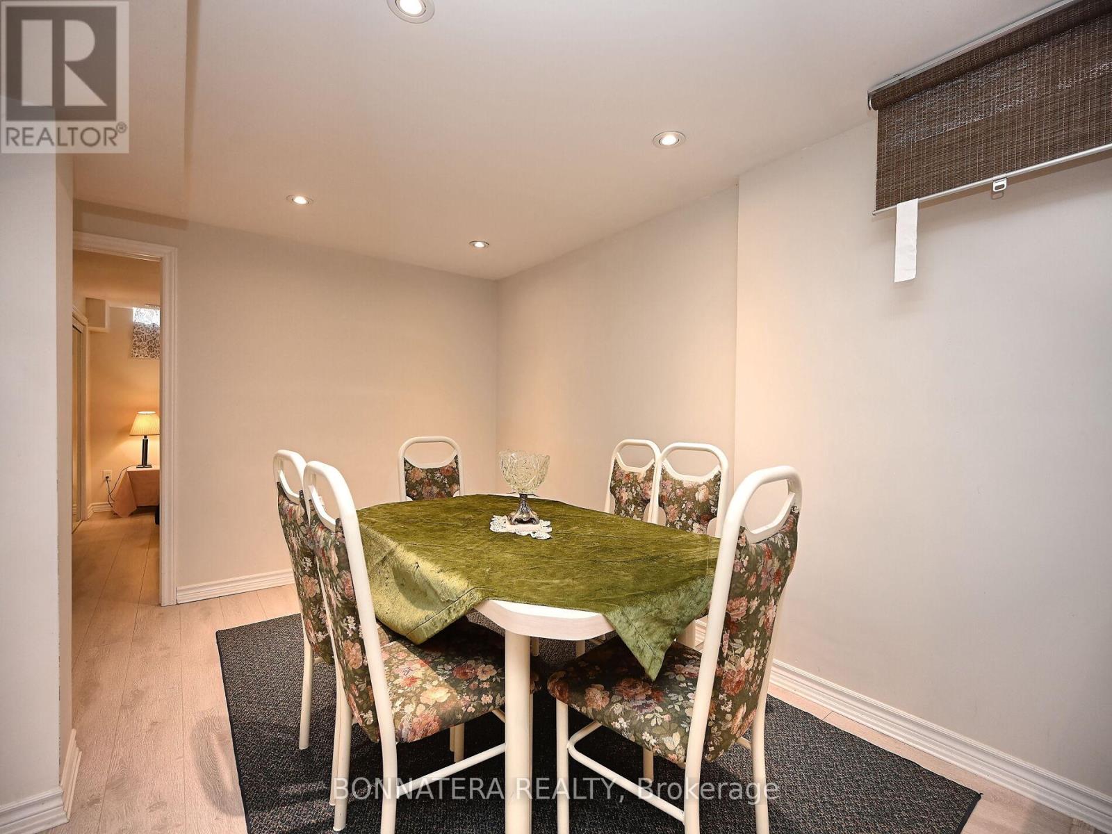 4445 Guildwood Way, Mississauga, Ontario  L5R 2B4 - Photo 42 - W12492766