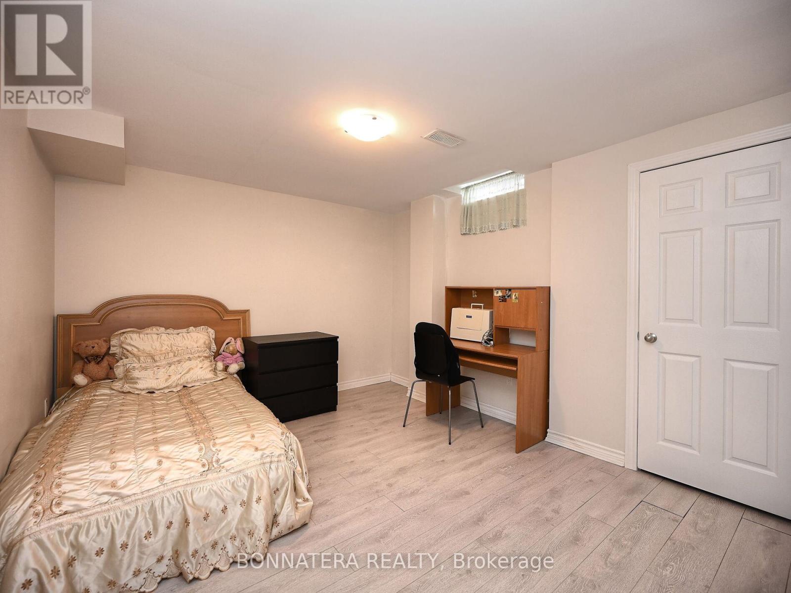 4445 Guildwood Way, Mississauga, Ontario  L5R 2B4 - Photo 45 - W12492766