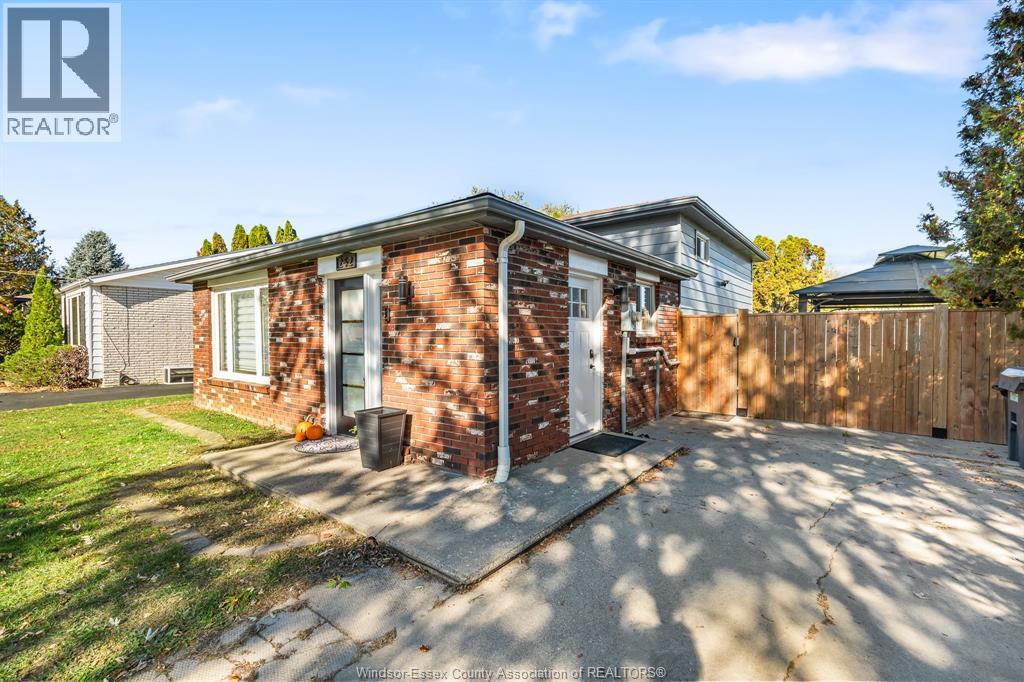 252 Murdoch, Harrow, Ontario  N0R 1G0 - Photo 3 - 25027621