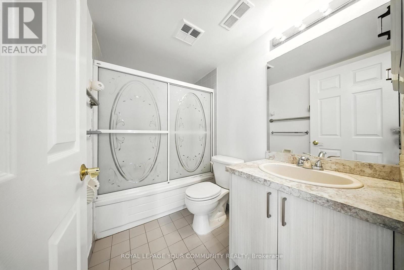 1404 - 330 Rathburn Road W, Mississauga, Ontario  L5B 3Y1 - Photo 10 - W12492800