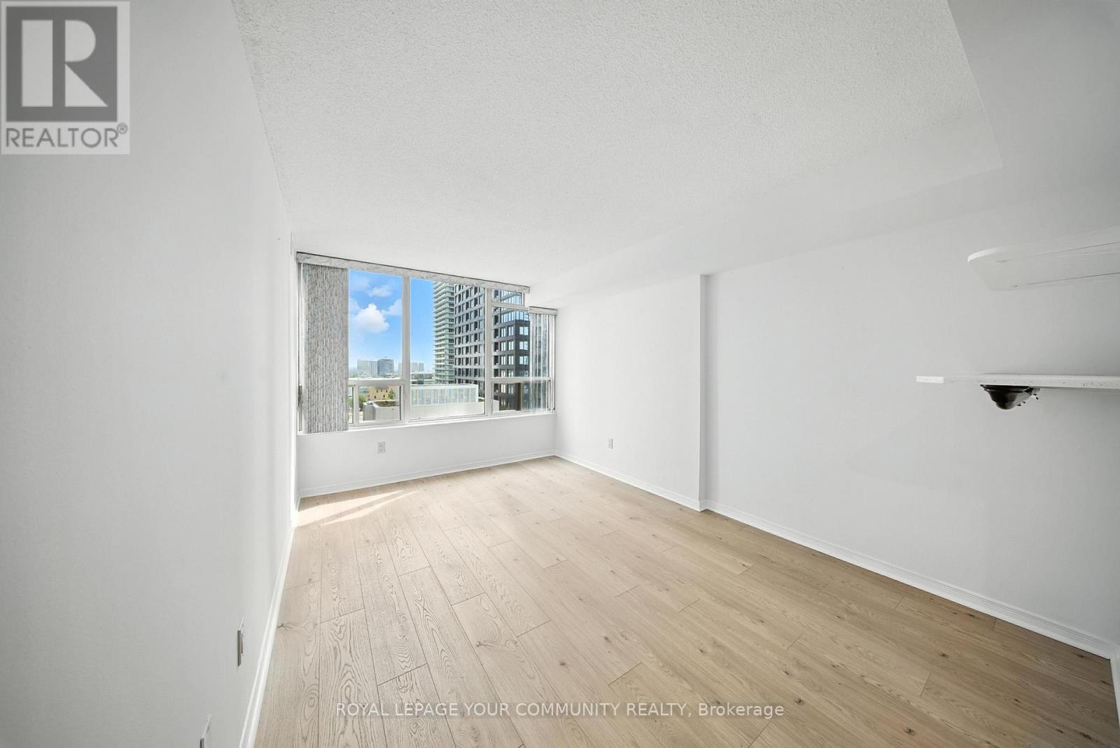 1404 - 330 Rathburn Road W, Mississauga, Ontario  L5B 3Y1 - Photo 13 - W12492800