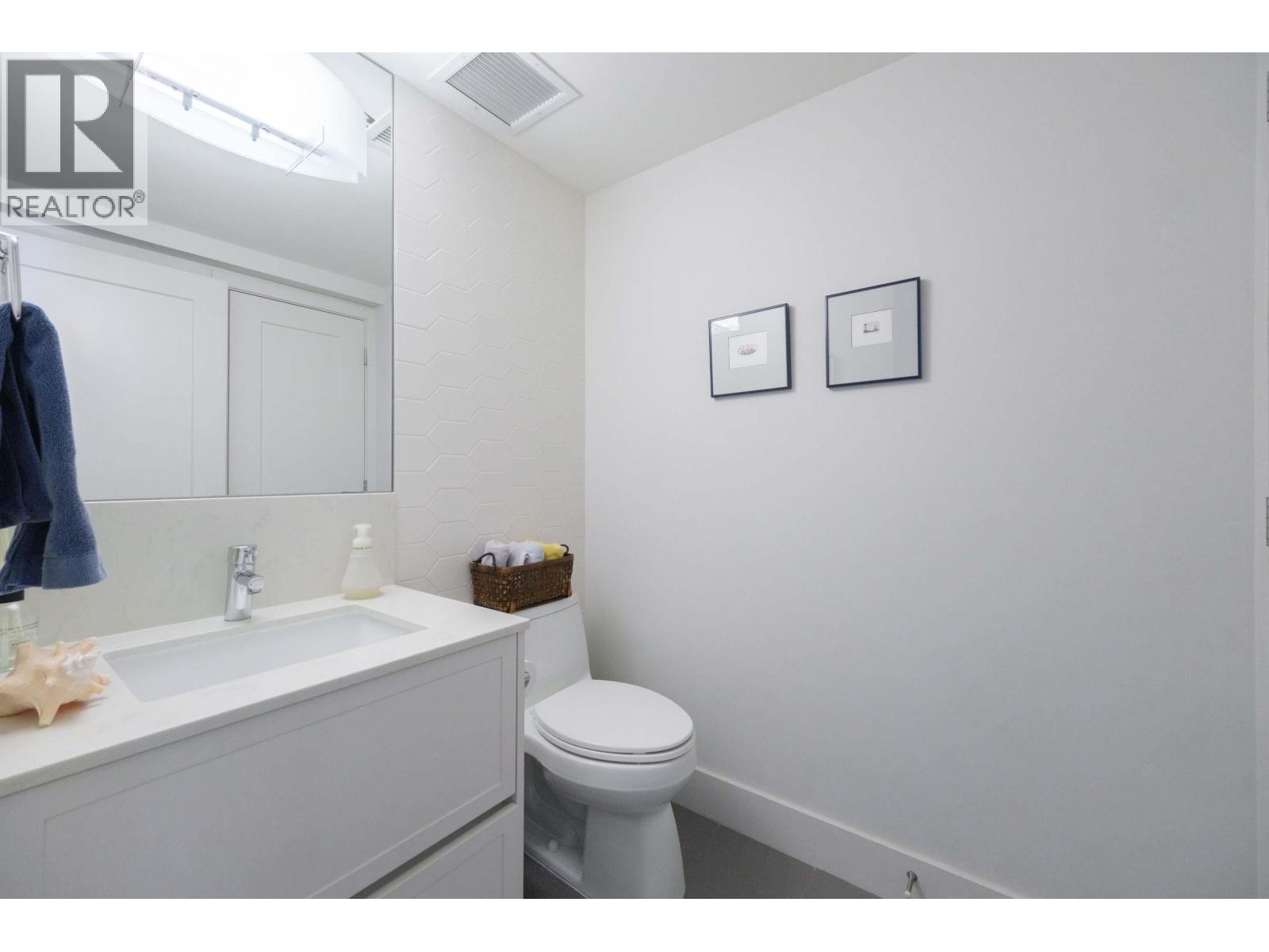 14 244 E 5th Street, North Vancouver, British Columbia  V7L 1L7 - Photo 14 - R3063140