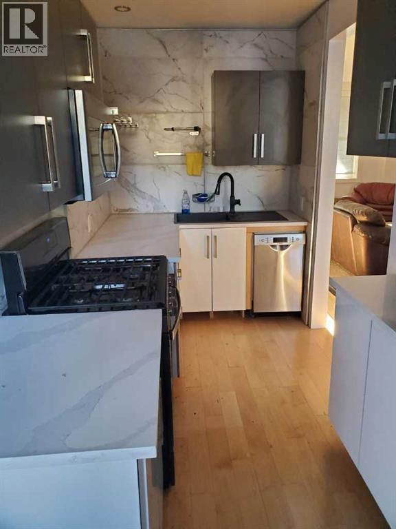 512 8 Street Ne, Calgary, Alberta  T2E 4H2 - Photo 3 - A2266501