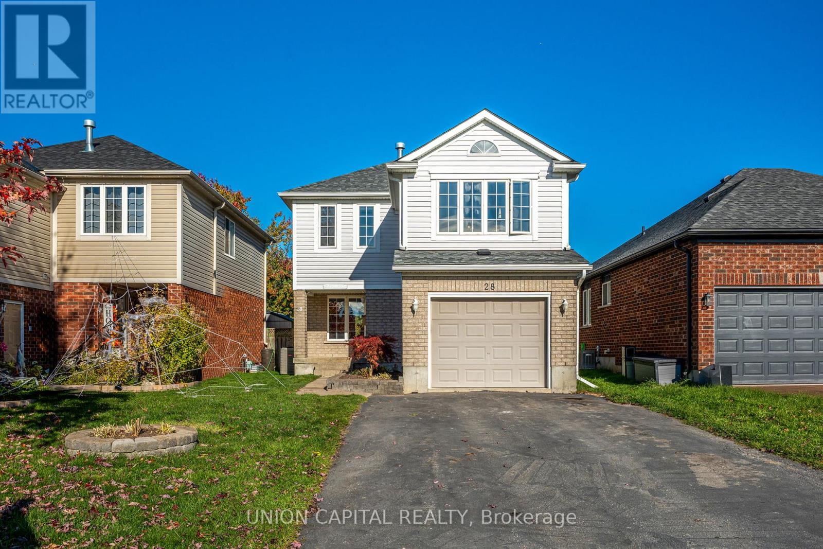 28 Lang Court, Kawartha Lakes, Ontario  K9V 6E5 - Photo 3 - X12492590