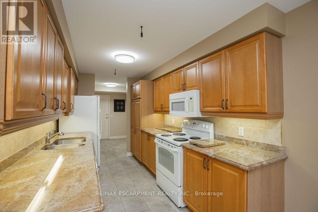 202 - 990 Golf Links Road, Hamilton, Ontario  L9K 1J8 - Photo 30 - X12492670