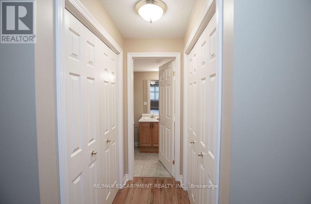 202 - 990 Golf Links Road, Hamilton, Ontario  L9K 1J8 - Photo 43 - X12492670