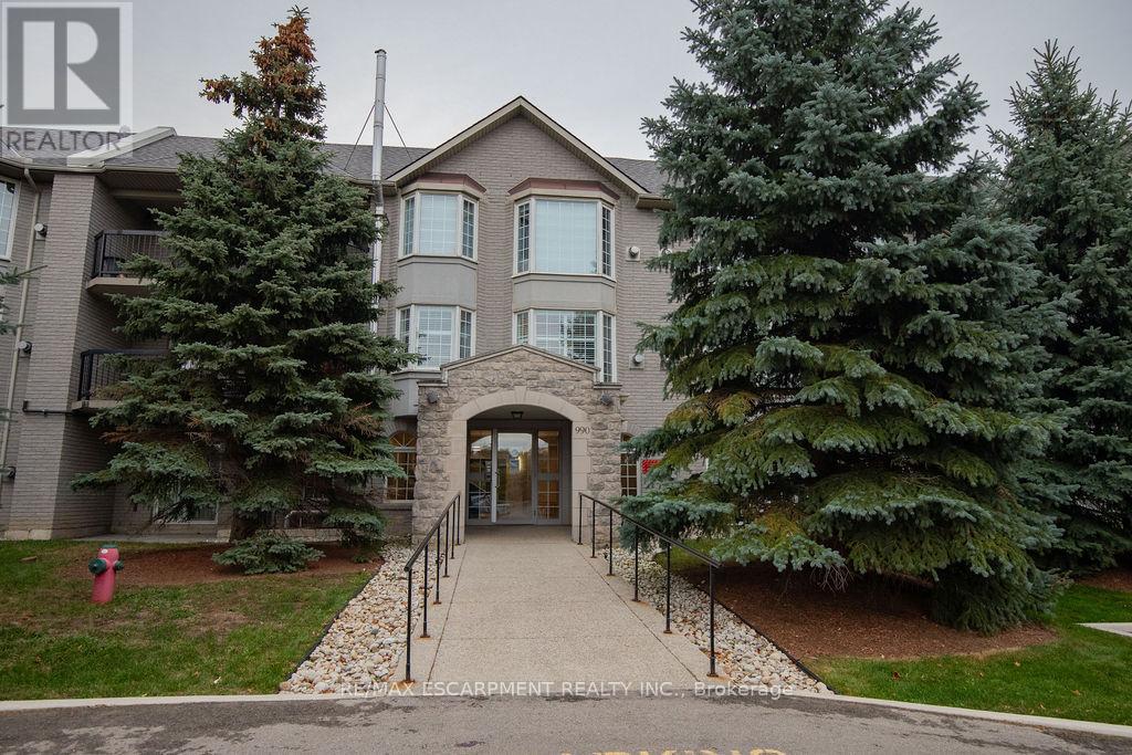 202 - 990 Golf Links Road, Hamilton, Ontario  L9K 1J8 - Photo 6 - X12492670
