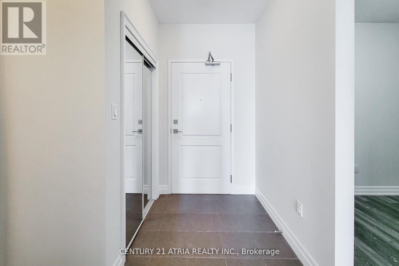 508 - 101 Shoreview Place, Hamilton, Ontario  L8E 0K2 - Photo 4 - X12492672