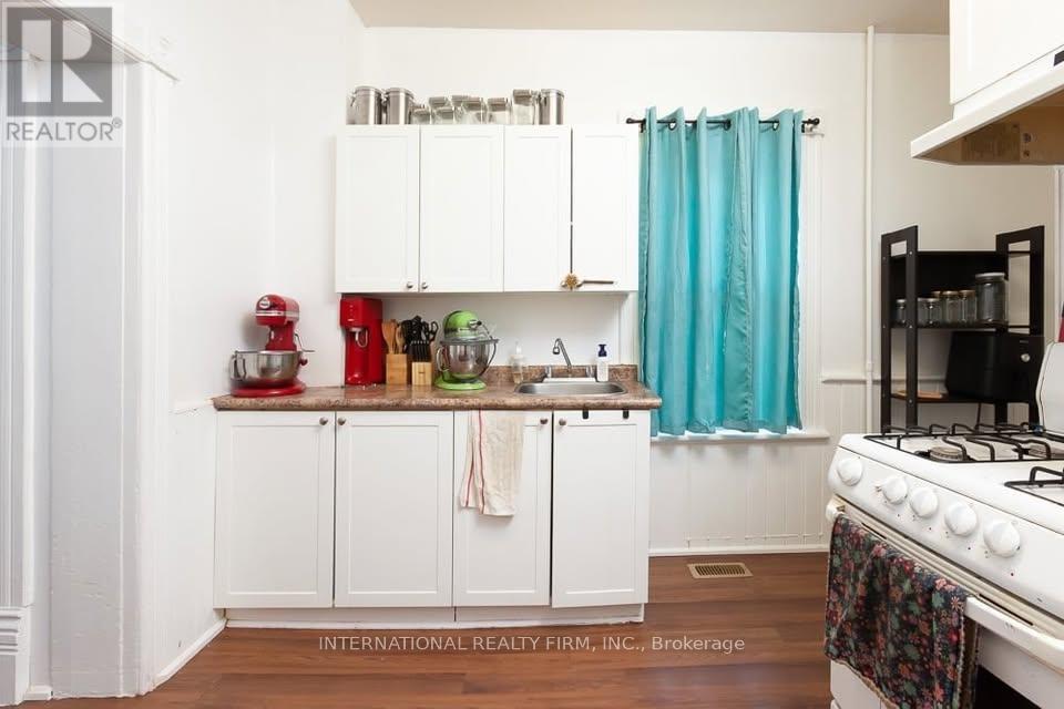 226 Richmond Street, London East, Ontario  N6B 2H6 - Photo 5 - X12492818