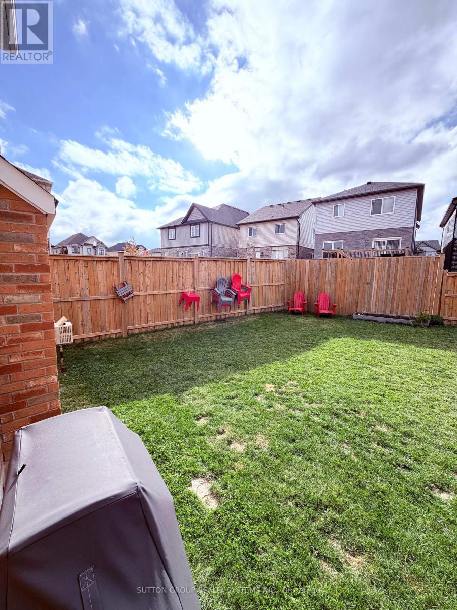 693 Doon South Drive, Kitchener, Ontario  N2P 0H5 - Photo 30 - X12492848