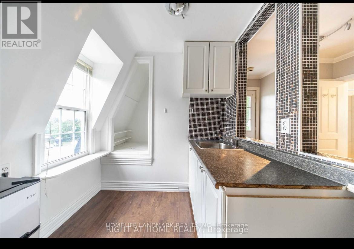 Unit 2 - 125 Steeles Avenue E, Toronto, Ontario  M2M 2Y5 - Photo 3 - C12387628