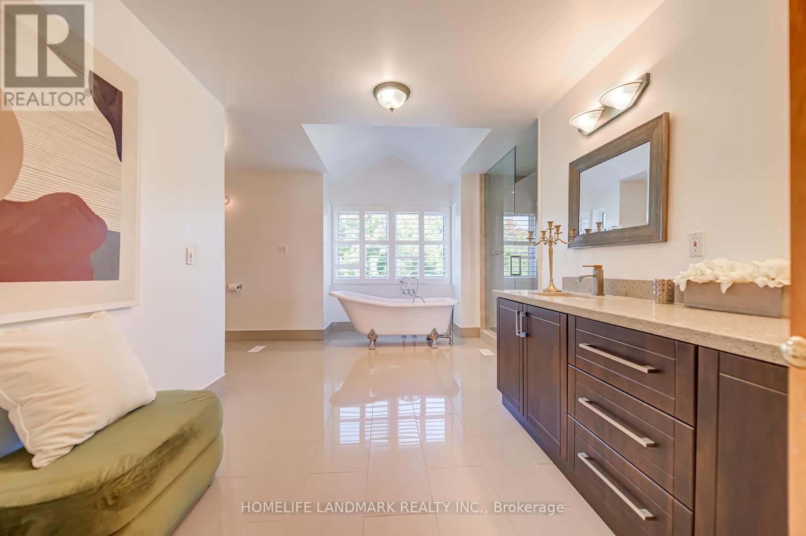 2477 Hornes Road, East Gwillimbury, Ontario  L0G 1R0 - Photo 36 - N12443644