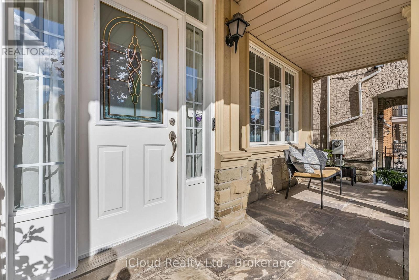 18 Daiseyfield Crescent, Vaughan, Ontario  L4H 2T9 - Photo 3 - N12492608