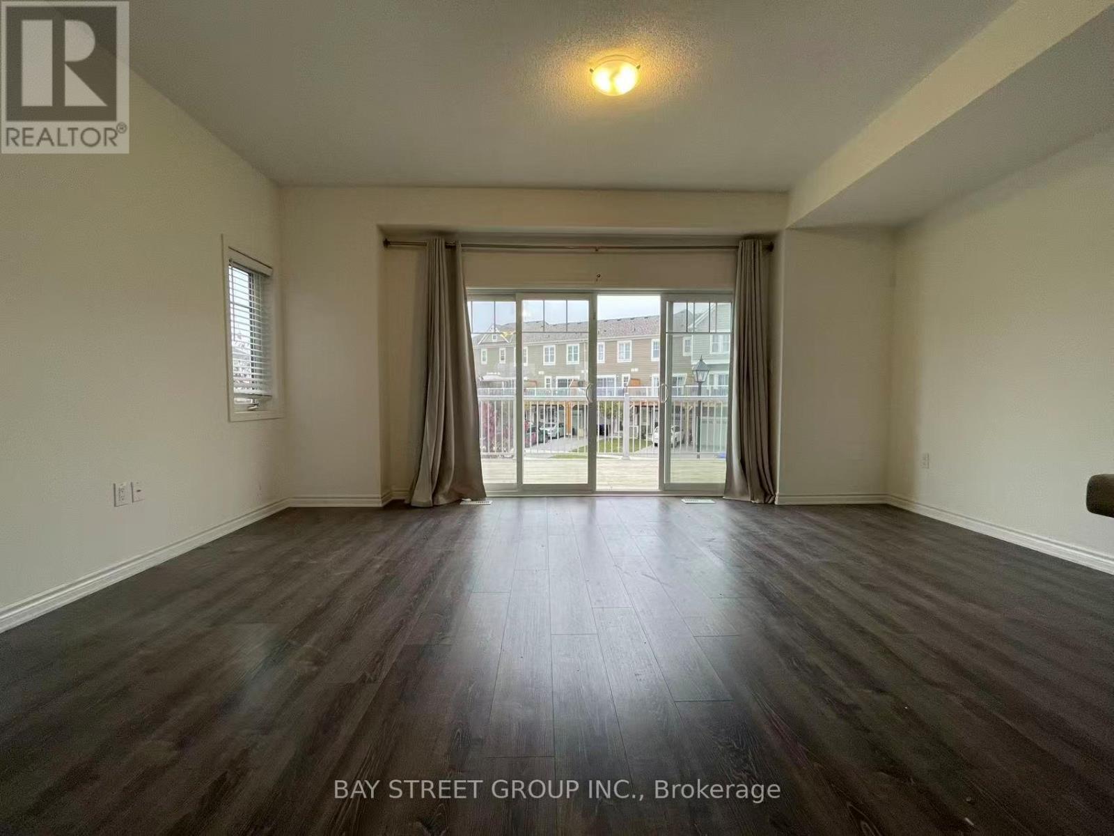 53 Shelburne Avenue, Wasaga Beach, Ontario  L9Z 0J4 - Photo 15 - S12484477