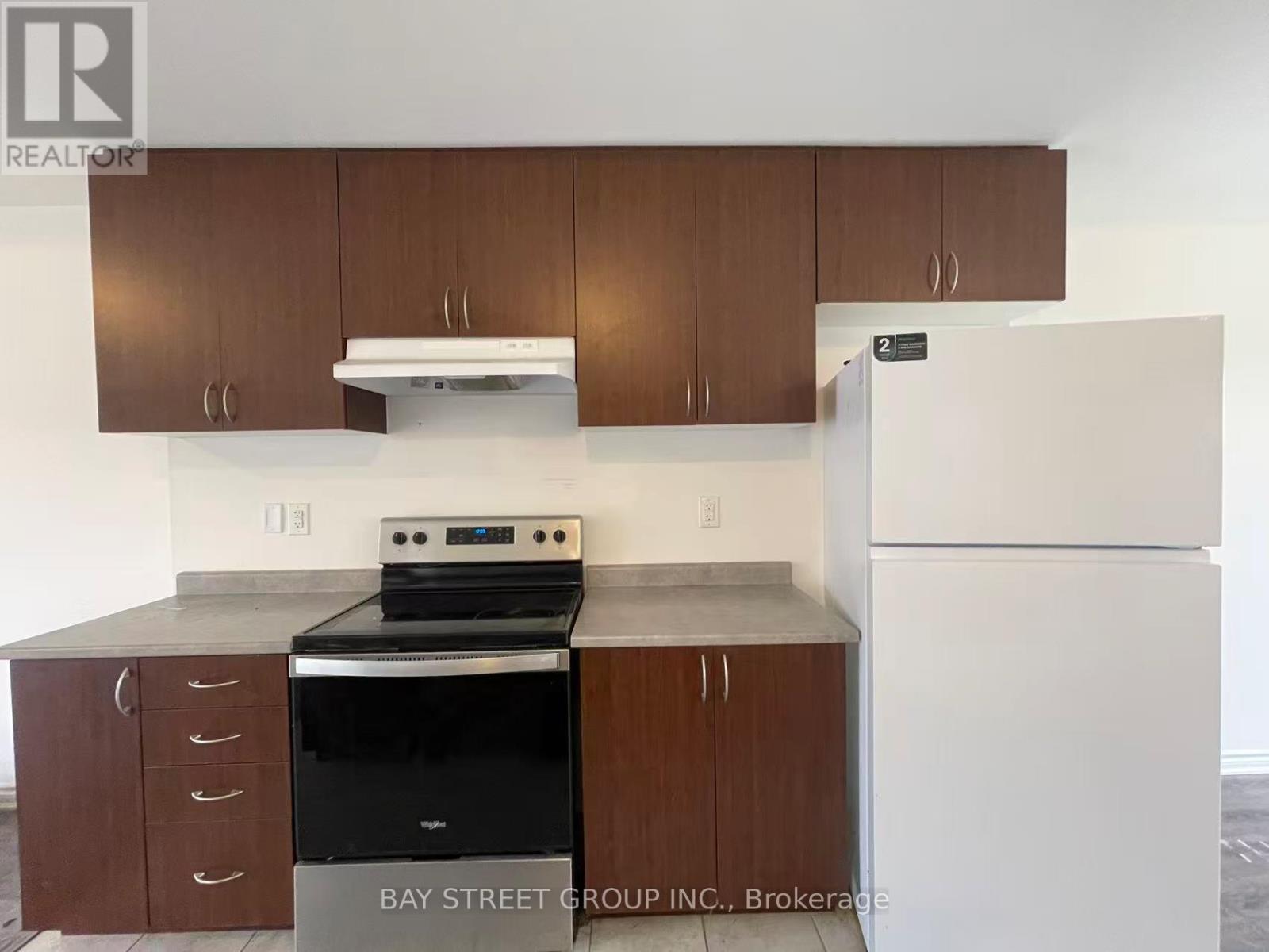 53 Shelburne Avenue, Wasaga Beach, Ontario  L9Z 0J4 - Photo 11 - S12484477