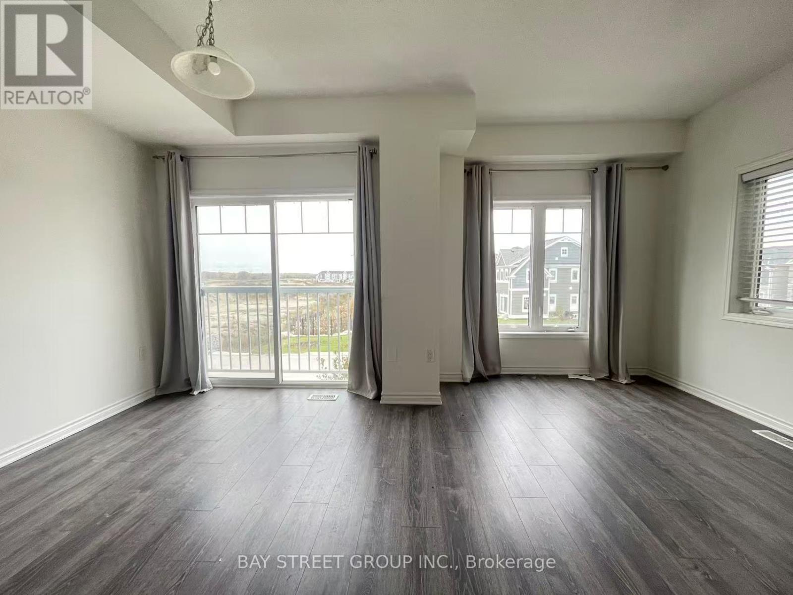 53 Shelburne Avenue, Wasaga Beach, Ontario  L9Z 0J4 - Photo 8 - S12484477