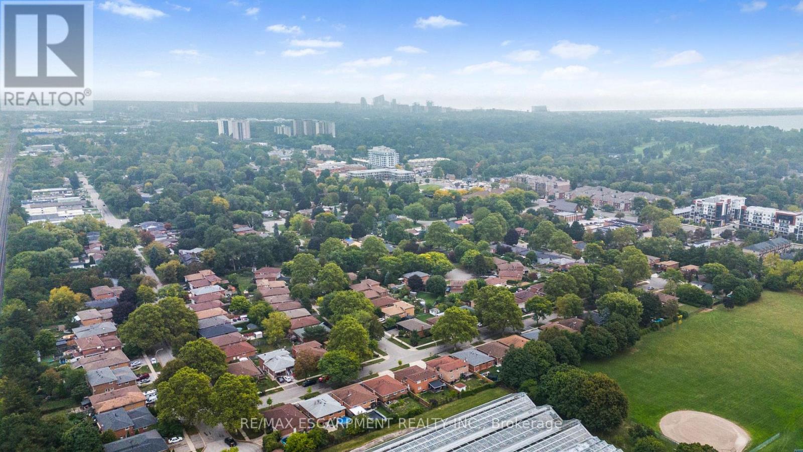 1196 Dowland Crescent, Burlington, Ontario  L7T 4C9 - Photo 34 - W12492548