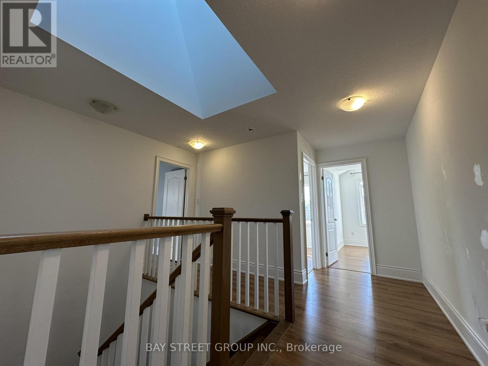 77 Sunset Way, Thorold, Ontario  L2V 0C7 - Photo 20 - X12411109