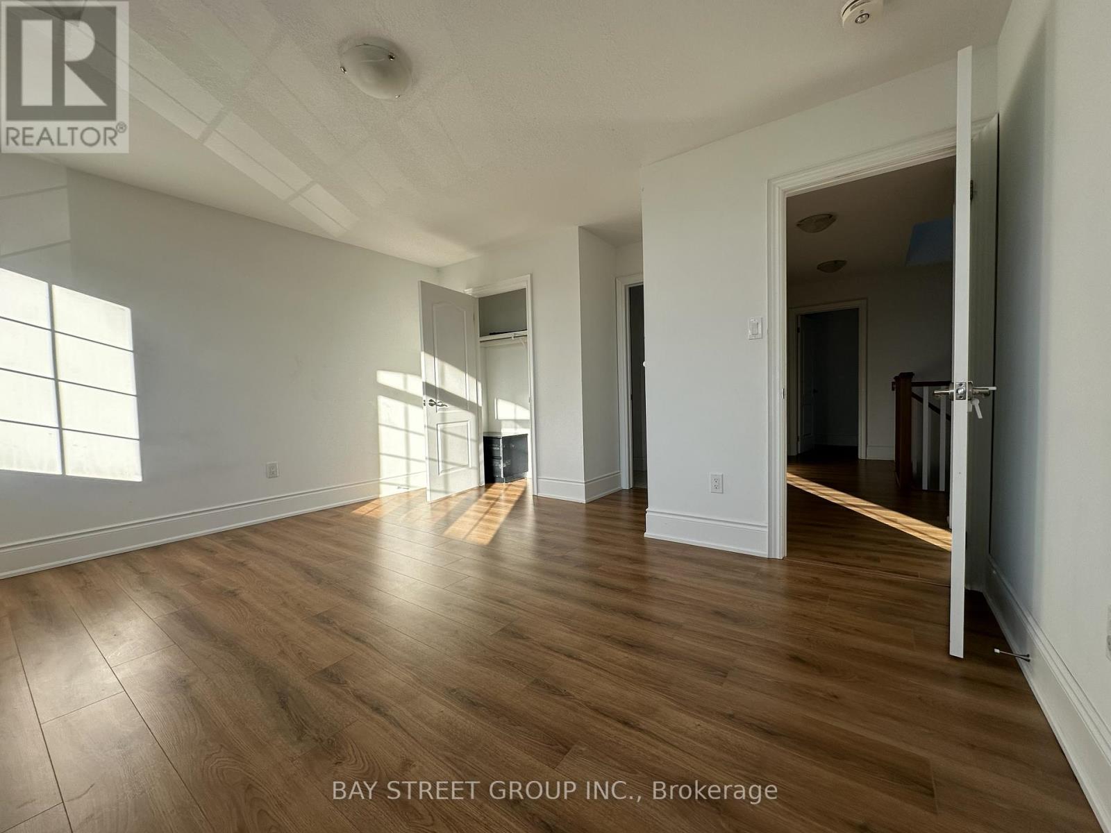 77 Sunset Way, Thorold, Ontario  L2V 0C7 - Photo 23 - X12411109