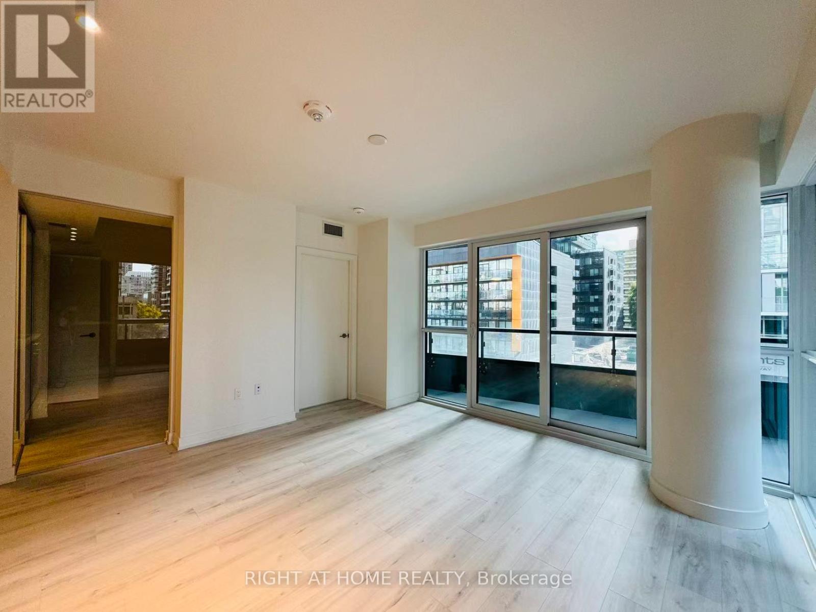 303 - 110 Broadway Avenue, Toronto (Mount Pleasant West), Ontario  M4P 1V7 - Photo 12 - C12480621