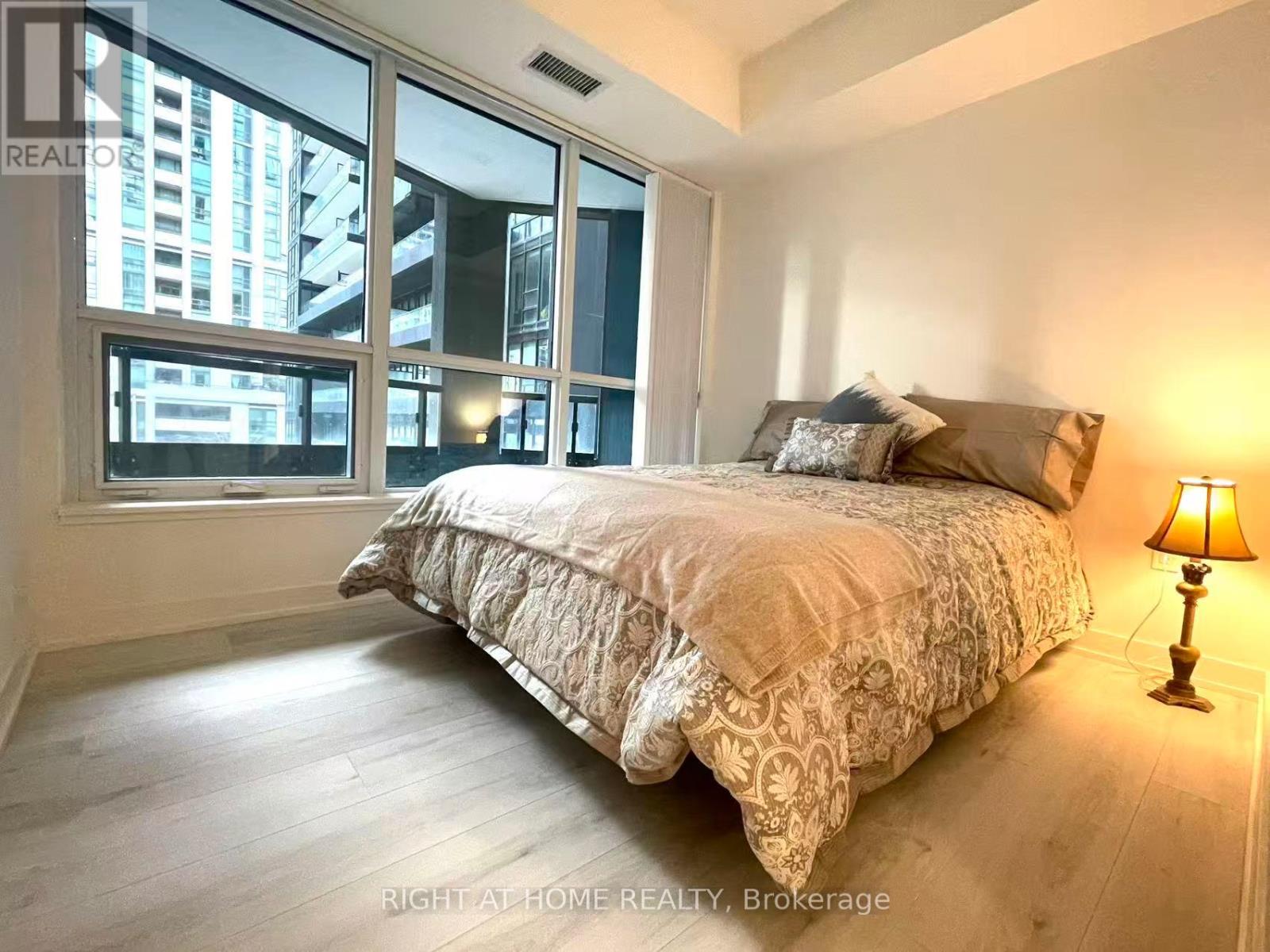 303 - 110 Broadway Avenue, Toronto (Mount Pleasant West), Ontario  M4P 1V7 - Photo 13 - C12480621