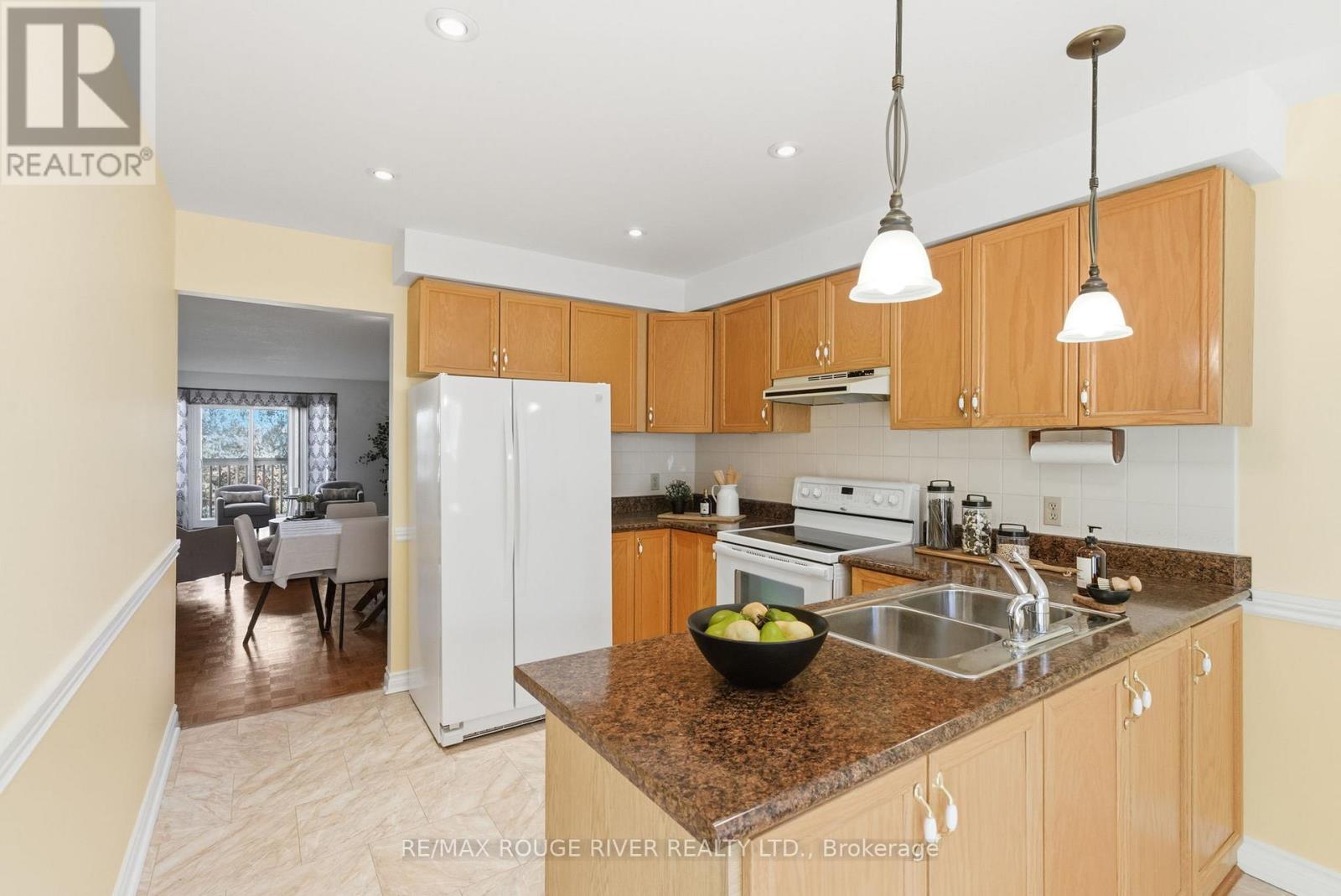 28 Adams Court, Uxbridge, Ontario  L9P 1G2 - Photo 5 - N12493186