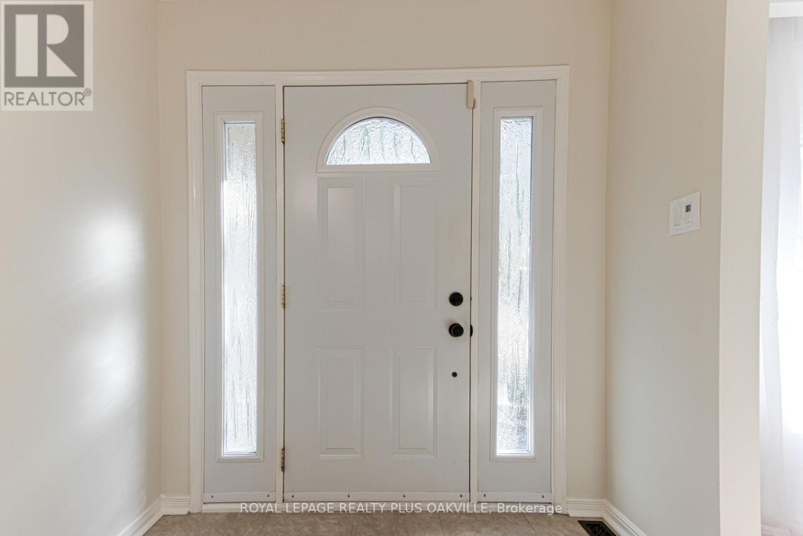 1303 Henley Place, Oakville, Ontario L6H 2W1 - Photo 7 - W12468215