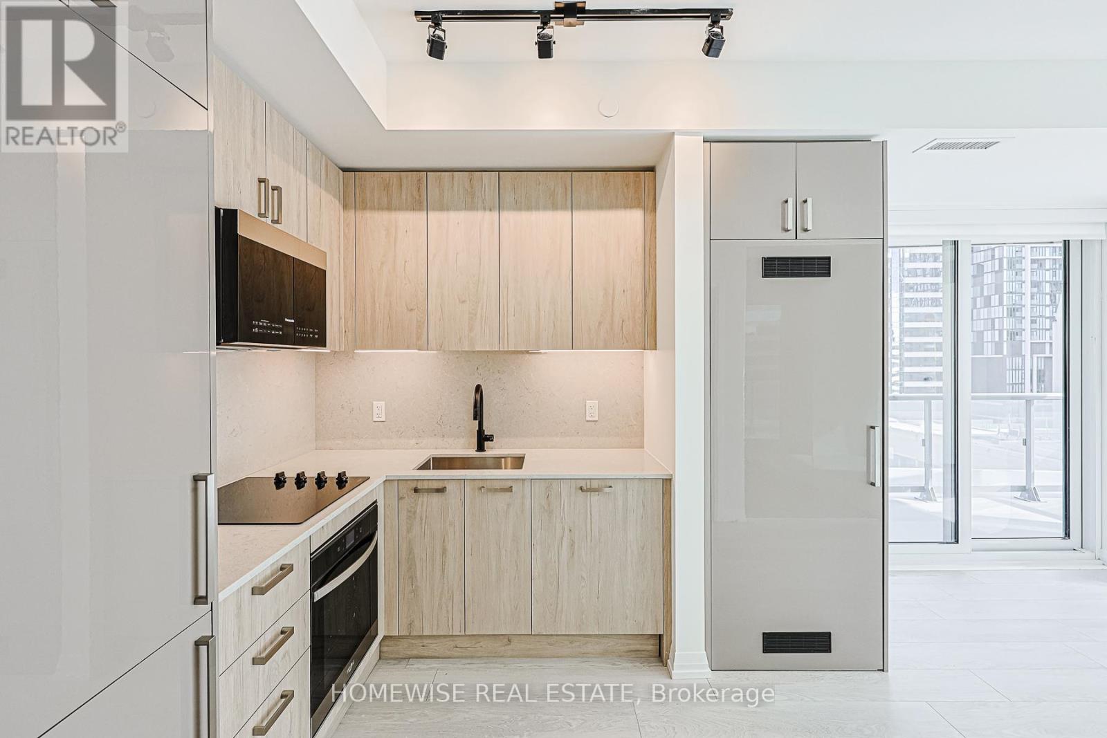 604 - 280 Dundas Street W, Toronto, Ontario  M5T 0E3 - Photo 2 - C12492944