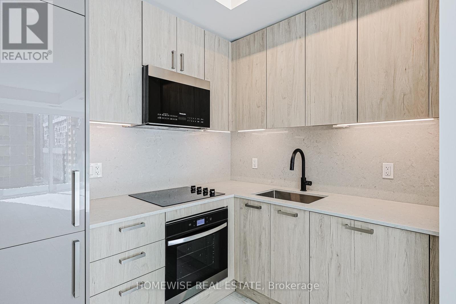 604 - 280 Dundas Street W, Toronto, Ontario  M5T 0E3 - Photo 3 - C12492944