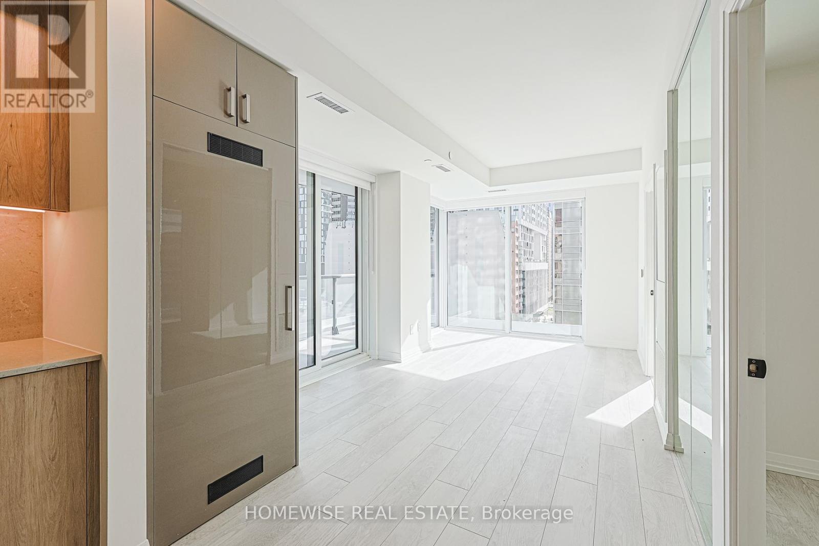 604 - 280 Dundas Street W, Toronto, Ontario  M5T 0E3 - Photo 6 - C12492944