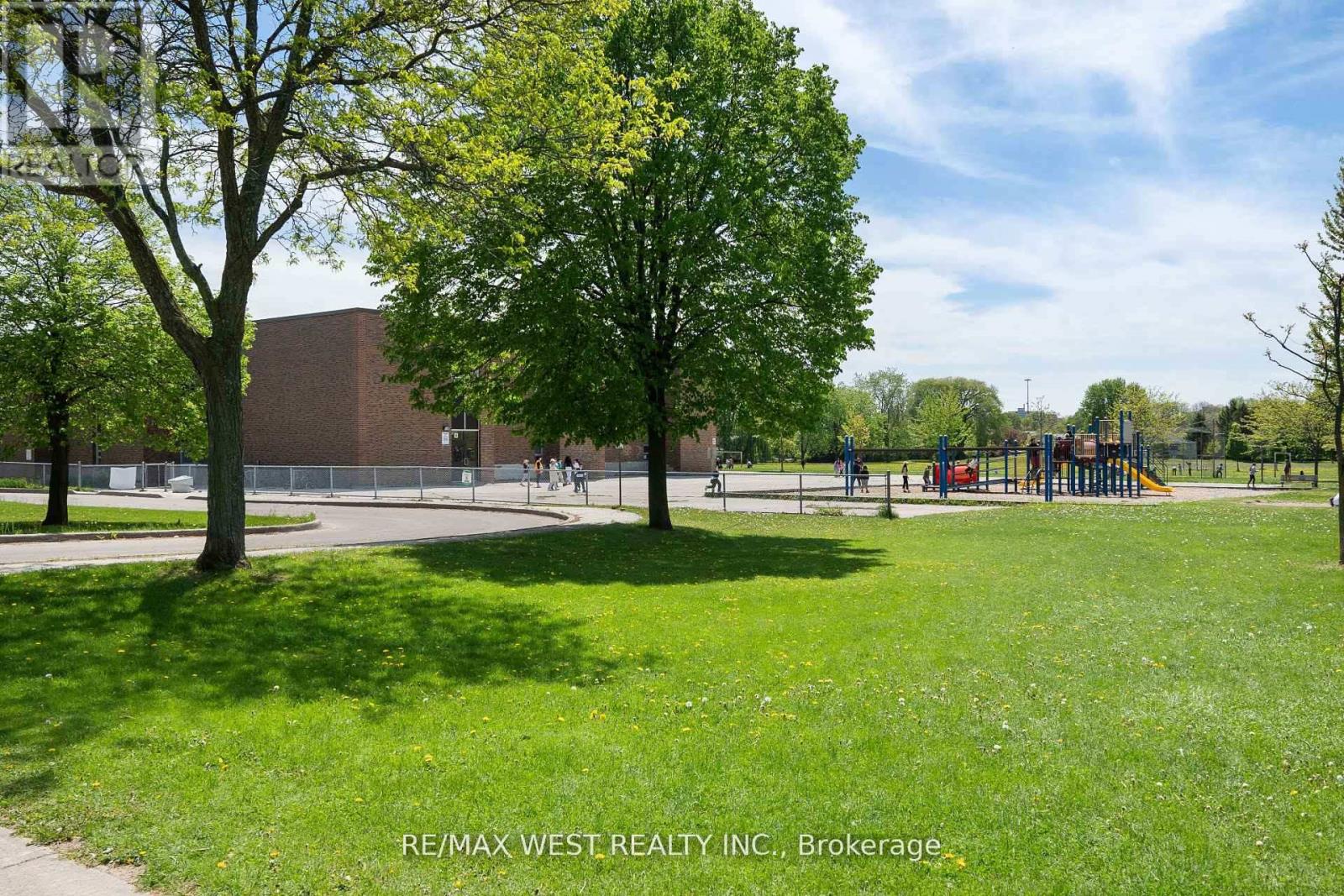 236 - 165 Cherokee Boulevard N, Toronto, Ontario  M2J 4T7 - Photo 7 - C12492962