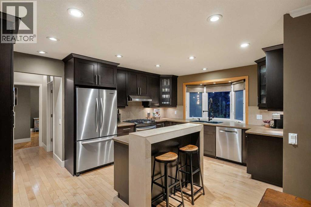 196 Lake Adams Crescent Se, Calgary, Alberta  T2J 3N3 - Photo 7 - A2260005