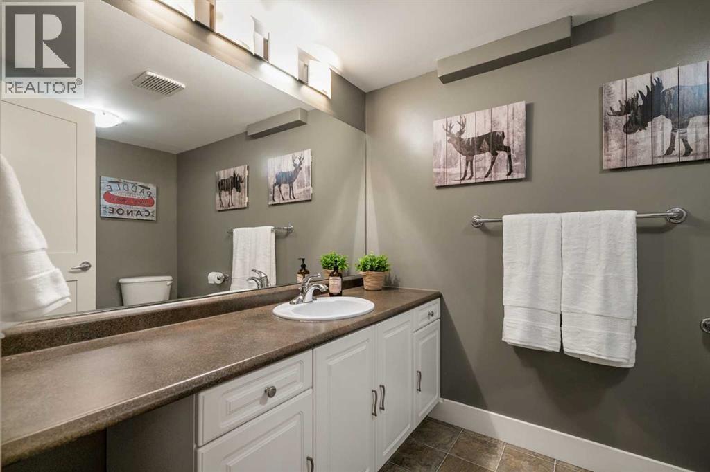 196 Lake Adams Crescent Se, Calgary, Alberta  T2J 3N3 - Photo 29 - A2260005