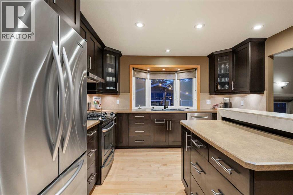 196 Lake Adams Crescent Se, Calgary, Alberta  T2J 3N3 - Photo 10 - A2260005