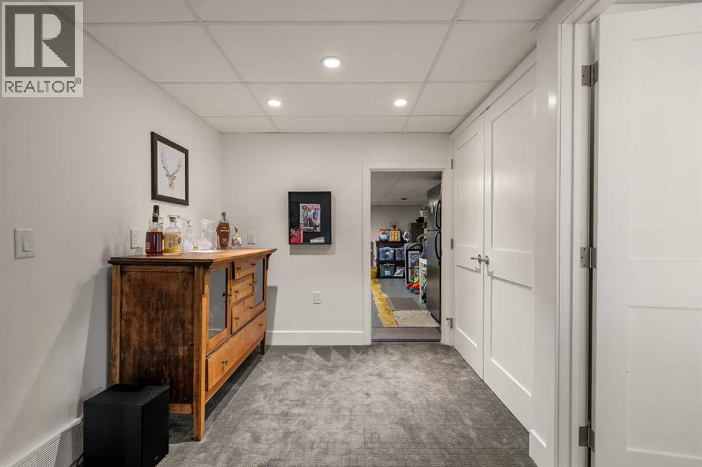 196 Lake Adams Crescent Se, Calgary, Alberta  T2J 3N3 - Photo 32 - A2260005