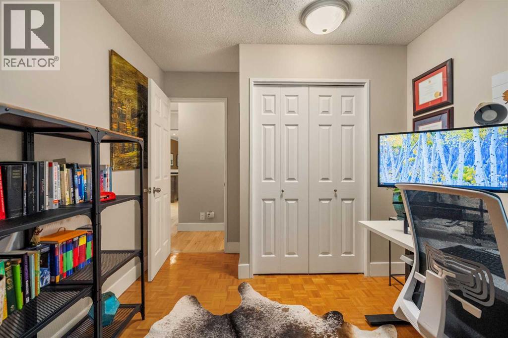 196 Lake Adams Crescent Se, Calgary, Alberta  T2J 3N3 - Photo 20 - A2260005