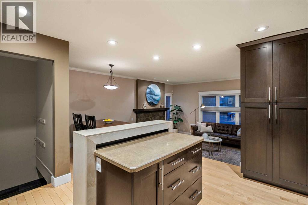 196 Lake Adams Crescent Se, Calgary, Alberta  T2J 3N3 - Photo 12 - A2260005