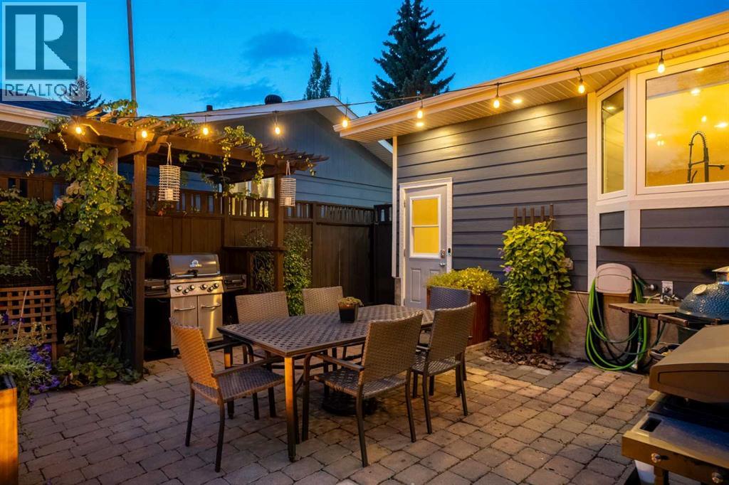 196 Lake Adams Crescent Se, Calgary, Alberta  T2J 3N3 - Photo 37 - A2260005